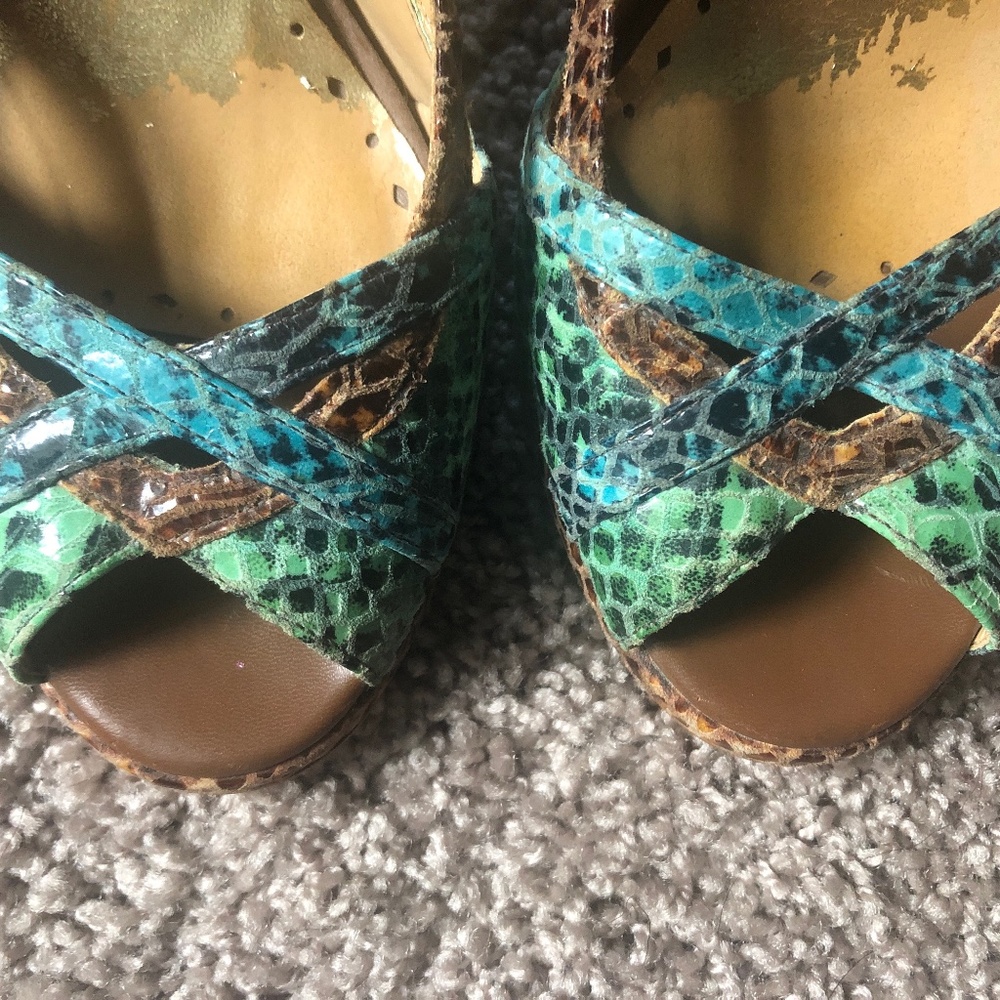 BCBGIRLS snakeskin embossed leather slingback pump - Picture 5 of 6